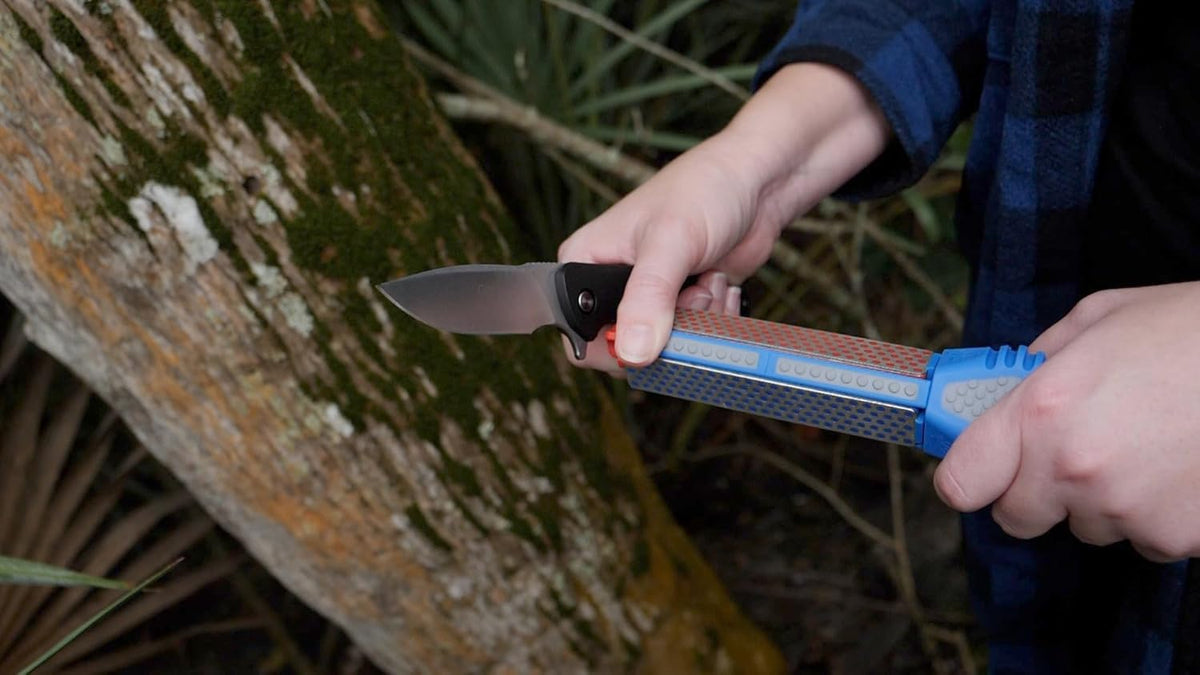 DMT Tristone Rotator Kitchen Knife Sharpener, Fine/Coarse/Extra-Fine Diamond Sharpening Stones, 15, 20 & 22° Angle Guides, Hunting Knife Sharpener with Non-Slip Handle, 8.75" L x 1.75" W x 1.5" H