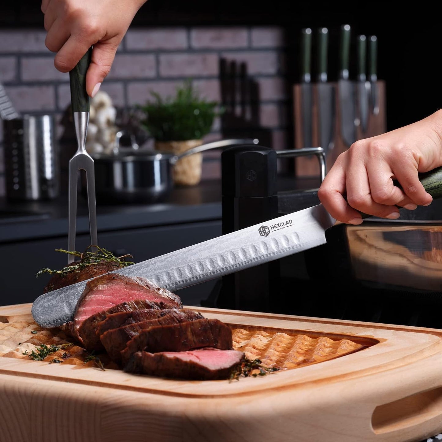 Hybrid Beechwood Carving and Cutting Board with Drip Tray