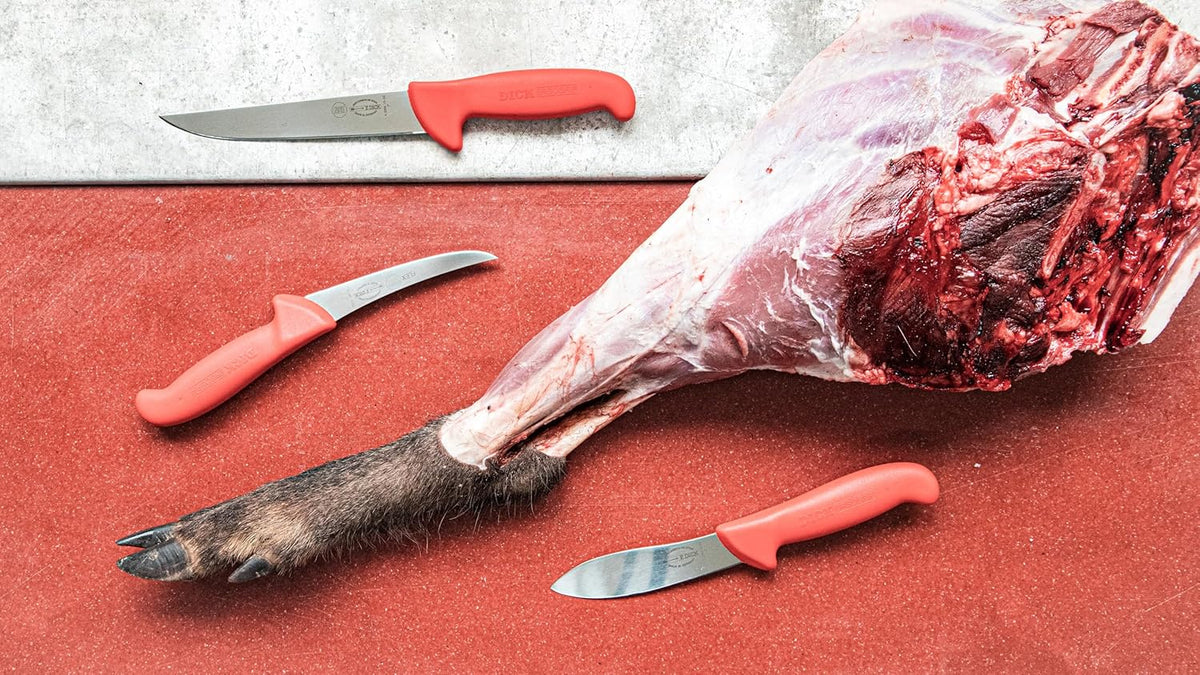 – ErgoGrip Knife Set - 3 piece hunting knife set consisting of boning knife, skinning knife & cut-off knife - Ideal for hunters - NSF Certified - High carbon - Ultra sharp - Made in Germany