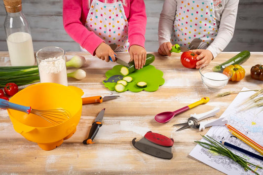Kinderkitchen Kids Mezzaluna Knife With Blade Protector, Cat, 5.2" x 3.3" x 0.7", Red | Child-Friendly Cutting Tools For Real Cooking