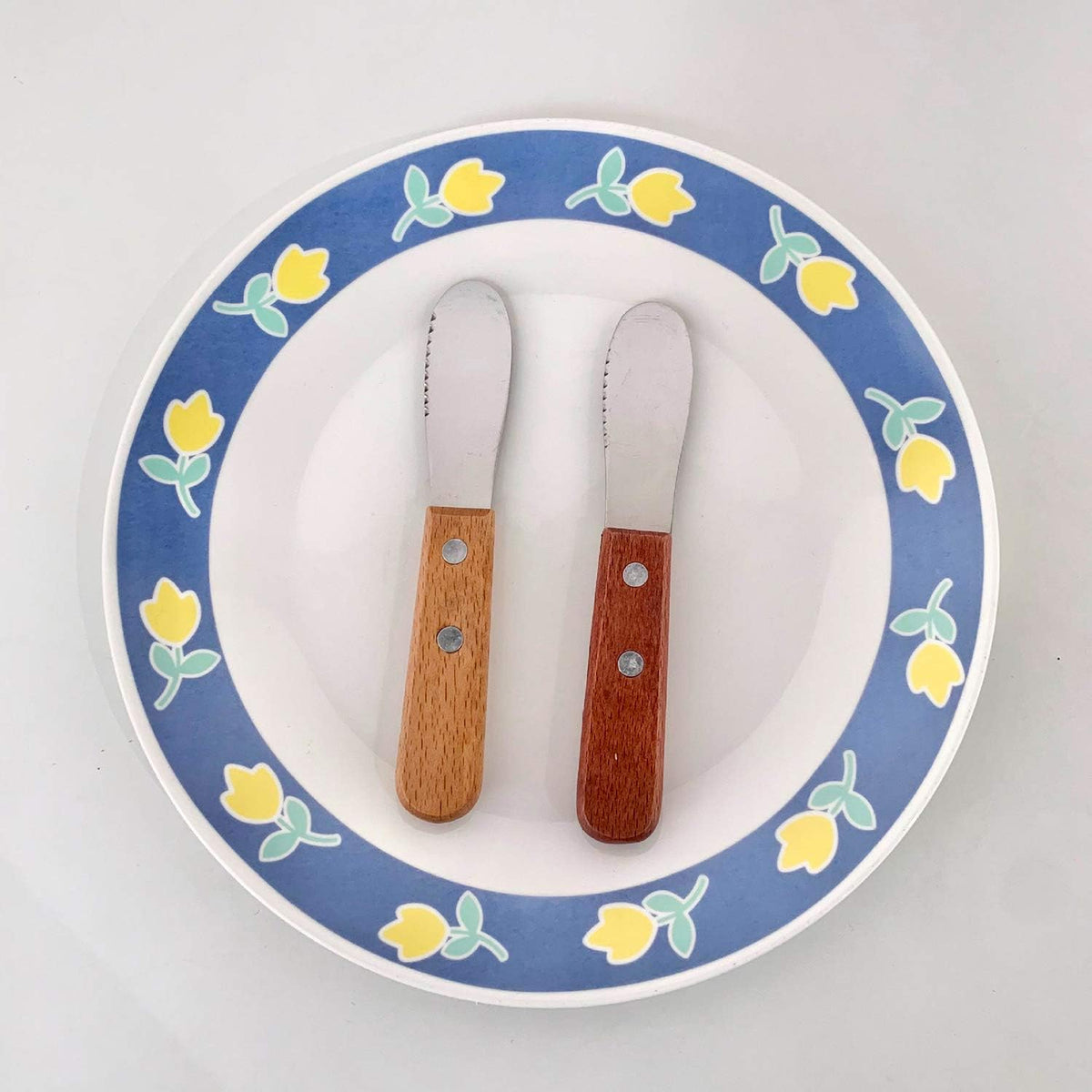 Set of 2 Butter Spreader Knife Stainless Steel Sandwich Cream Cheese Condiment Knives Set Kitchen Tools with Wood Handle, 5-Inch, Random Color