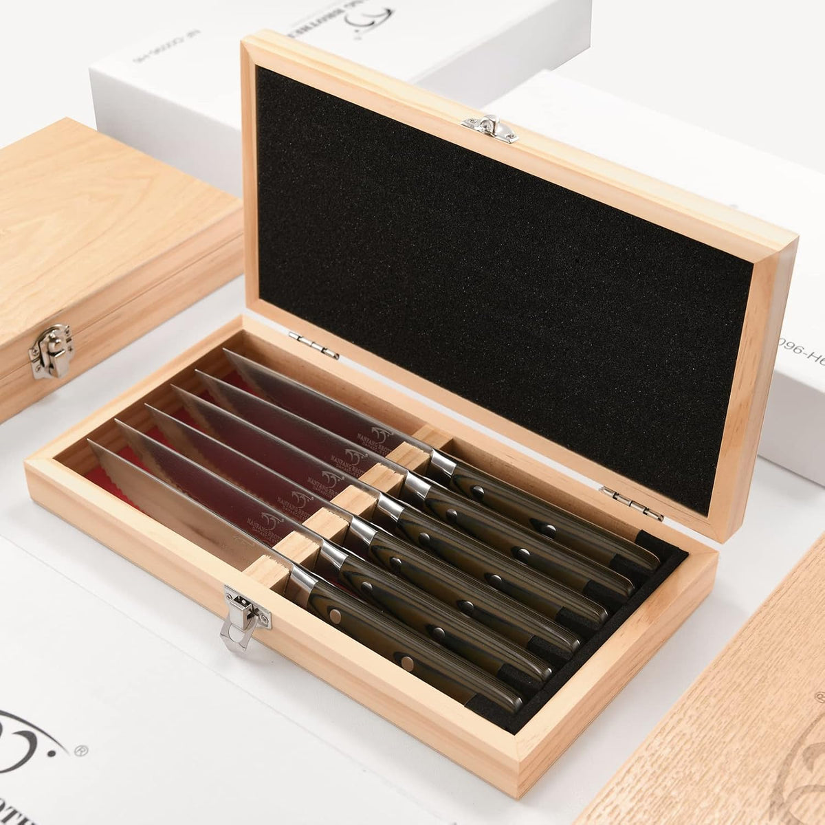 Damascus Steak Knives Set of 8 with Knife Block, 5 Inch Serrated Kitchen Dinner Steak Knife Set, Full Tang Non-slip ABS Ergonomic Triple Rivet Handle for Gift, Natural Wooden Block