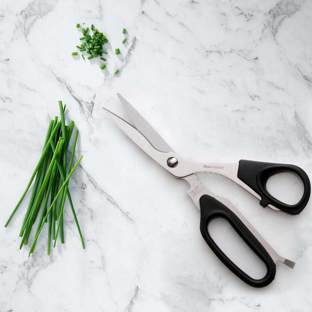 8.5-Inch Take-Apart Utility Shears, Black - Includes Screwdriver, Nut Cracker, Jar Lid Opener/Gripper, Bottle Opener & Bone + Twig Cutter - Suitable for Right-Handed Users