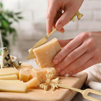 Set of 4 Bee Cheese Knives Set with Bag Cheese Spreaders