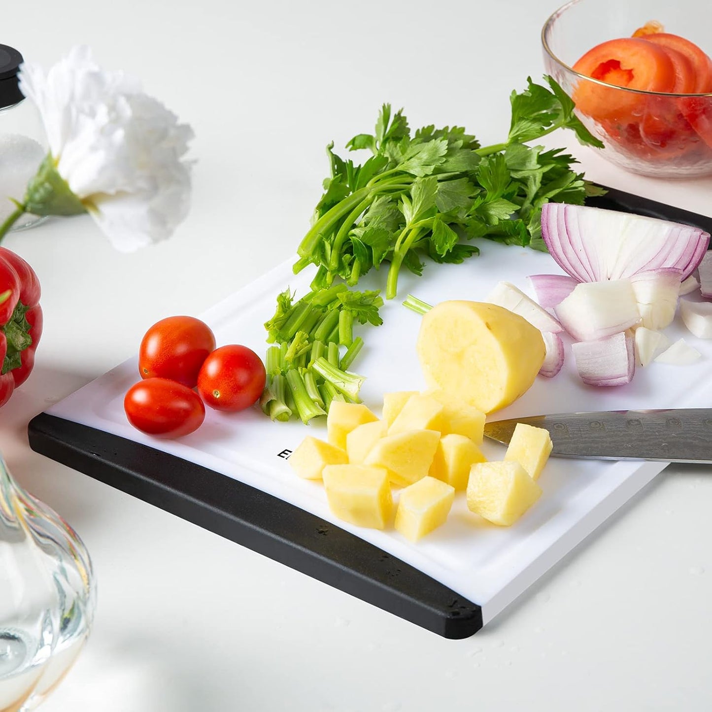 Extra Large Cutting Boards, Plastic Cutting Boards for Kitchen (Set of 4) Cutting Board Set Dishwasher Safe Chopping Board with Juice Grooves Easy-Grip Handles, Black