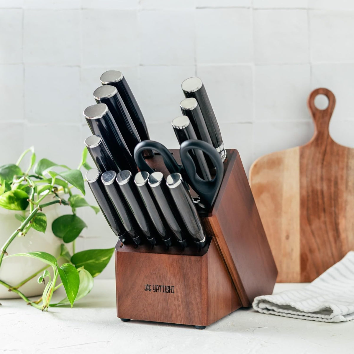 Magnetic Kitchen Knife Block Set - Japanese 67 Layer High-Grade VG-10 Steel Knives, Sharp, G10 Handle Professional Kitchen Knife Set - Black Damascus