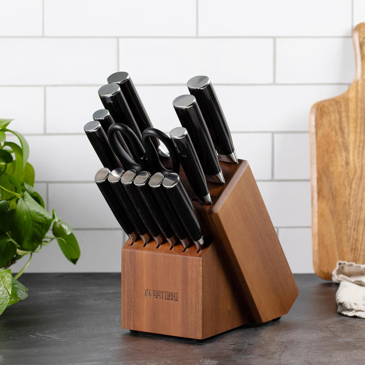 Magnetic Kitchen Knife Block Set - Japanese 67 Layer High-Grade VG-10 Steel Knives, Sharp, G10 Handle Professional Kitchen Knife Set - Black Damascus