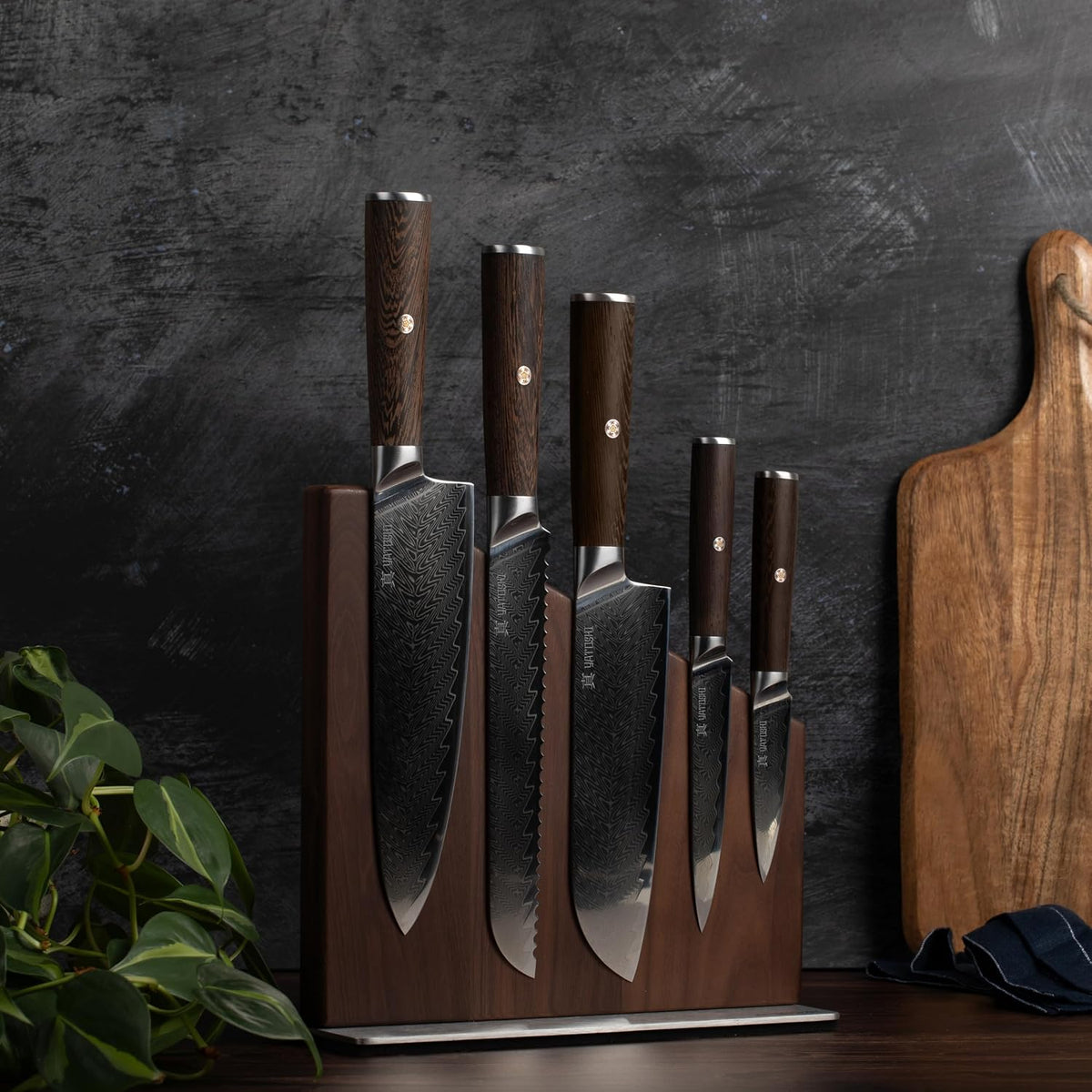 Magnetic Kitchen Knife Block Set - Japanese 67 Layer High-Grade VG-10 Steel Knives, Sharp, G10 Handle Professional Kitchen Knife Set - Black Damascus