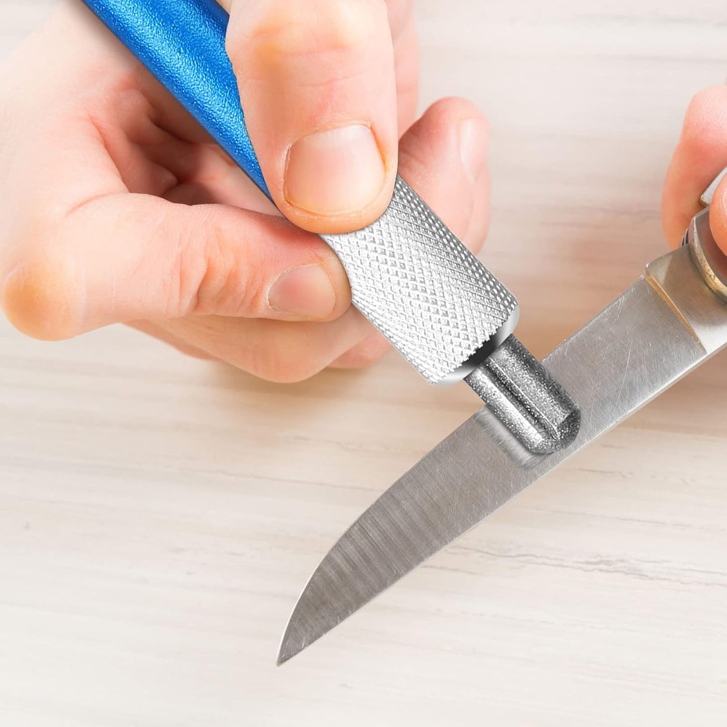 2 Pieces Diamond Retractable Knife Sharpener Steel Sharpening Rod for Kitchen Outdoor Serrated Stick Tools (Blue, Silver)