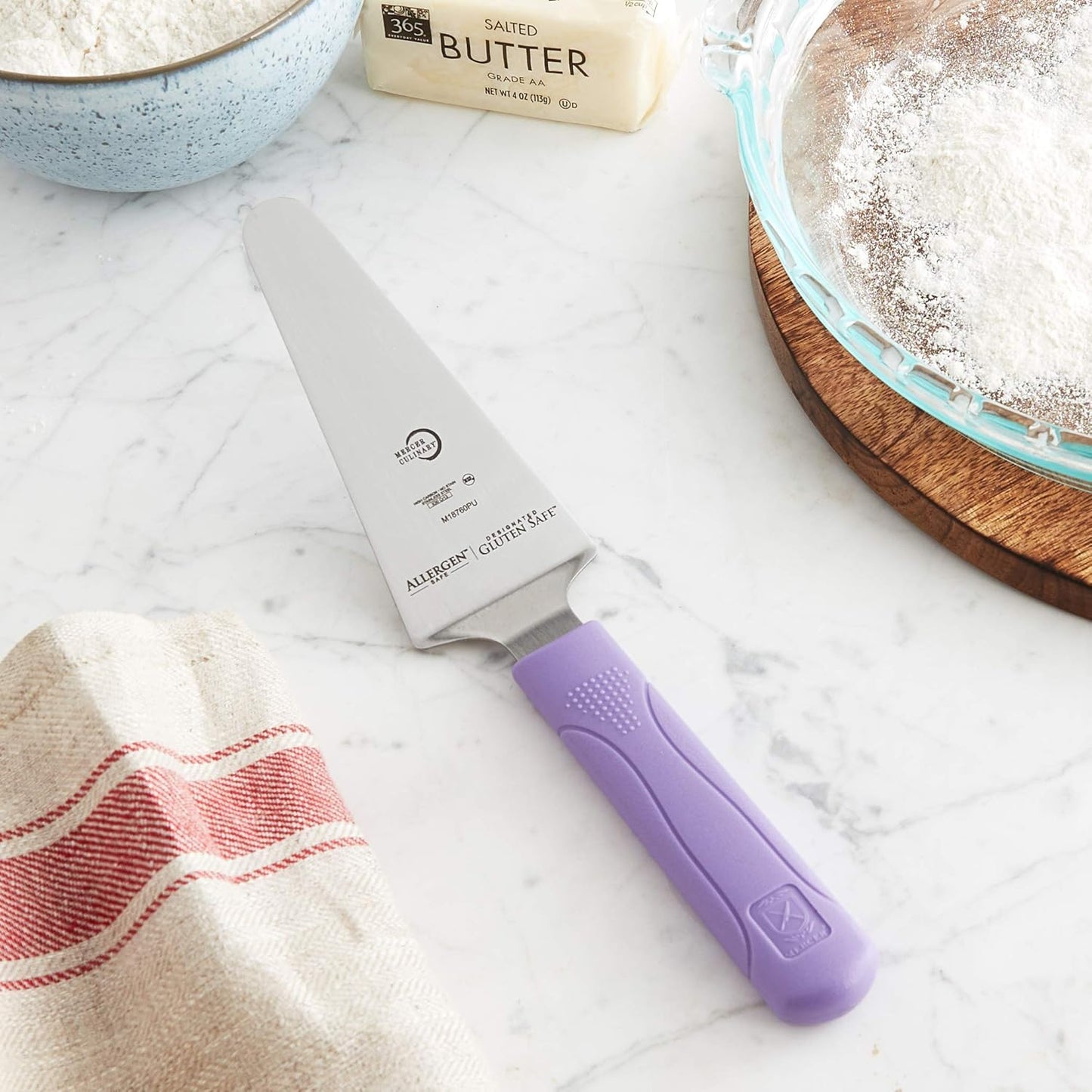 Millennia Wavy Edge Spreader, 3.5 Inch Blade, Black Handle