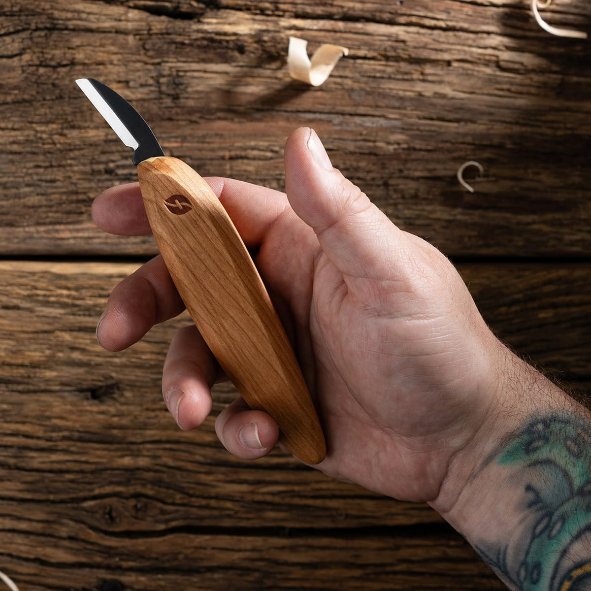 Premium Series Wood Carving Tool Set, 4-Piece Kit with Cutting, Detail, Pelican, and Mini-Pelican Knives Plus Tool Roll, Ergonomic Cherry Wood Handles, USA Made