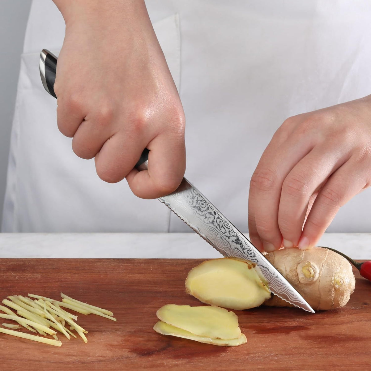 Cangshan KURO Series 5-Inch Serrated Utility Knife