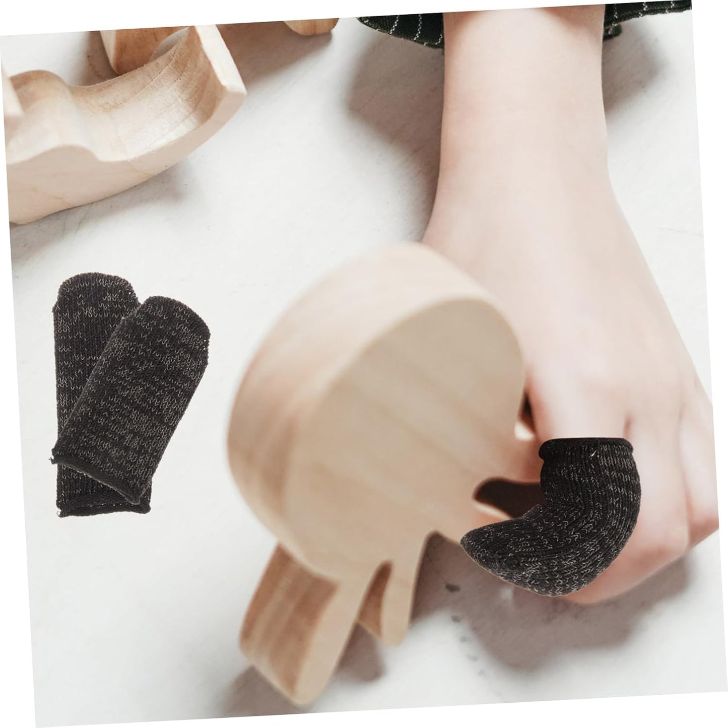 6Pcs Reusable Cut Resistant Finger Covers Protective Fingertip Sleeves for Kitchen Gardening and Crafting Durable Shield Against Cuts and Wounds