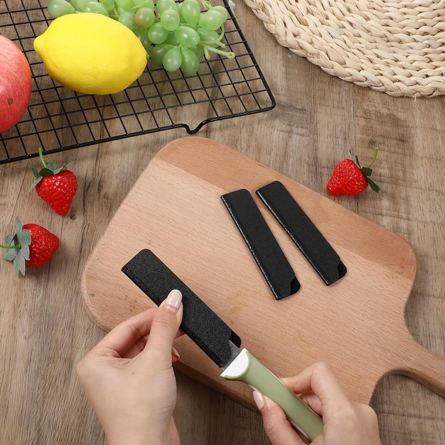 3 PCS Paring Knife Cover 3.5'' Paring Knife Sheath Fruit Knives Edge Guards Plastic Kitchen Blade Sheath Kit Covers with Felt Lining Blade Protectors (Black)