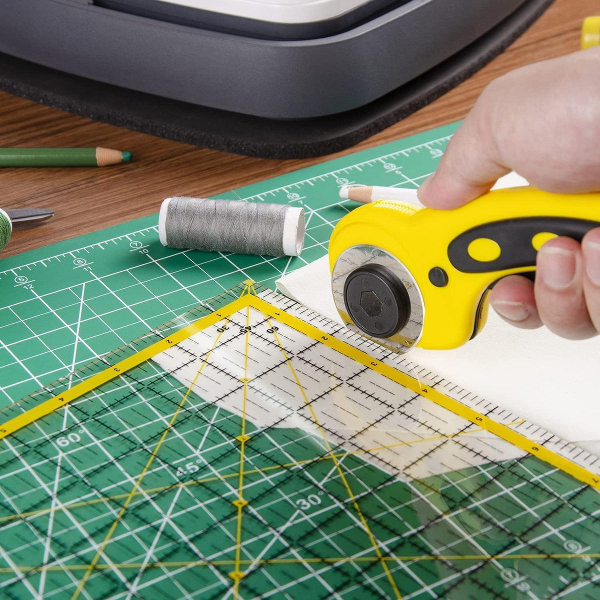Self-Healing Cutting Mat 12x18 Inch, Double-Sided 5-Ply Gridded Rotary Cutting Board, Non-Slip Surface for Sewing, Quilting & Crafts, Green/Black