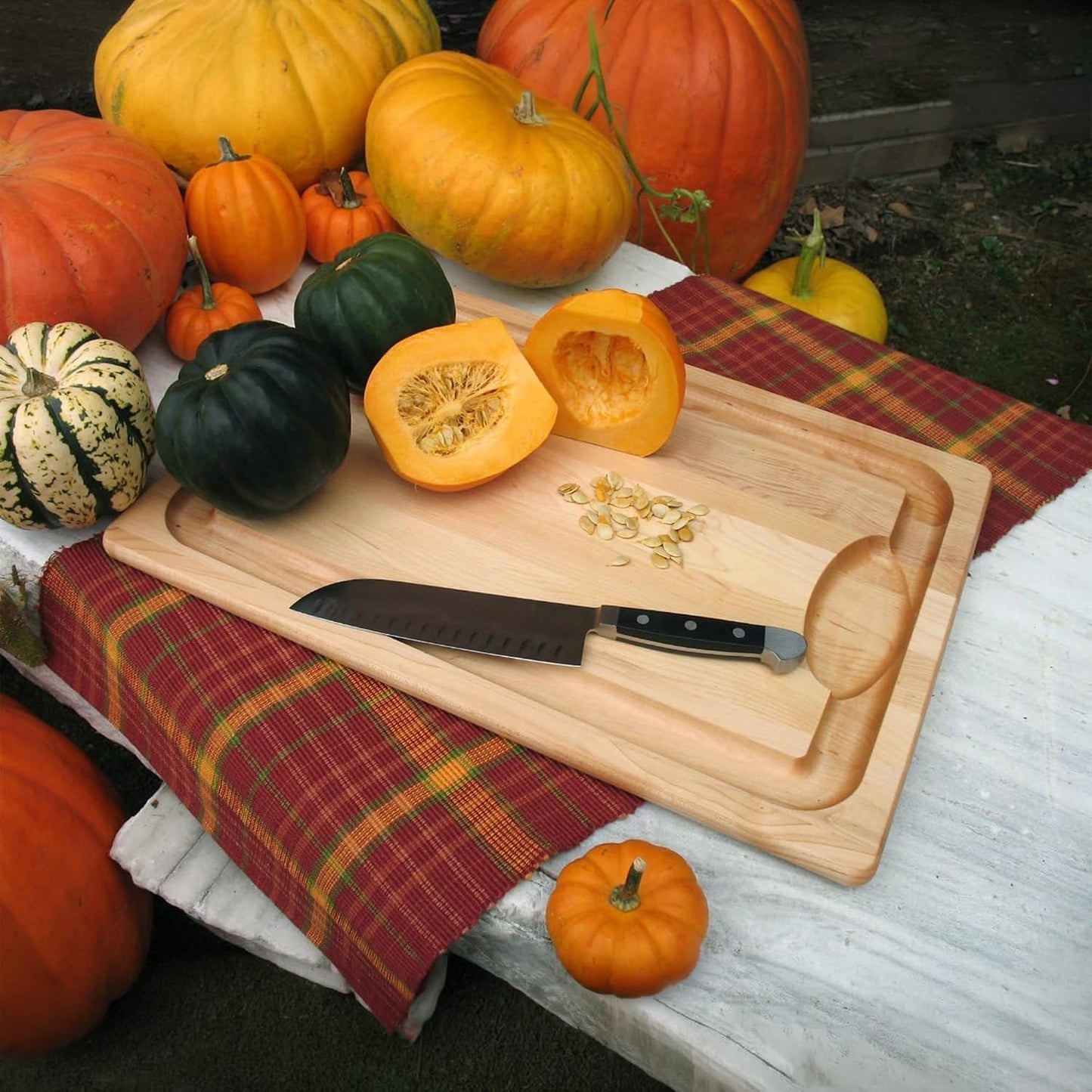 20-Inch-by-14-Inch Maple Wood Farmhouse Carving Board with Juice Groove, Brown