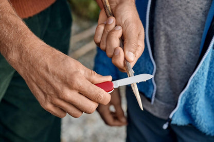 Huntsman Swiss Army Knife, 15 Functions, Swiss Made Pocket Knife with Large Blade, Screwdriver, Scissors and Wood Saw - Red
