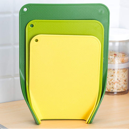 Kitchen Cutting Board (3-Piece Set)-PP material Easy to wash BPA-free,The bottom curling design makes food not easy to spill,Texture cut surface，Rubber bottom non-slip., Multicolor, YZ0003