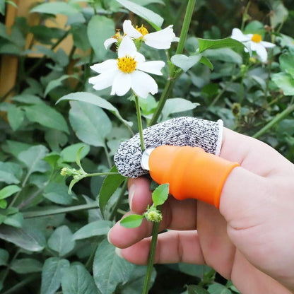 Upgrade Garden Silicone Thumb Knife, Harvesting Plant Tool, Gardening Gifts, Finger Picking for Trim Vegetable Gardening and Kitchen Help (S)