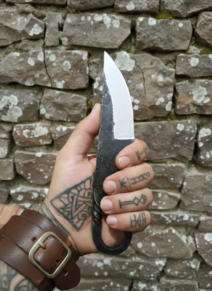 Fixed Blade Hunting Forged Tracker Knife - 8 Inches Carbon Steel Razor Sharp Blade Full Tang Bushcraft Knives with Premium Leather Belt Sheath. Used For Hunting Outdoor Camping, Hiking, Skining Knife.