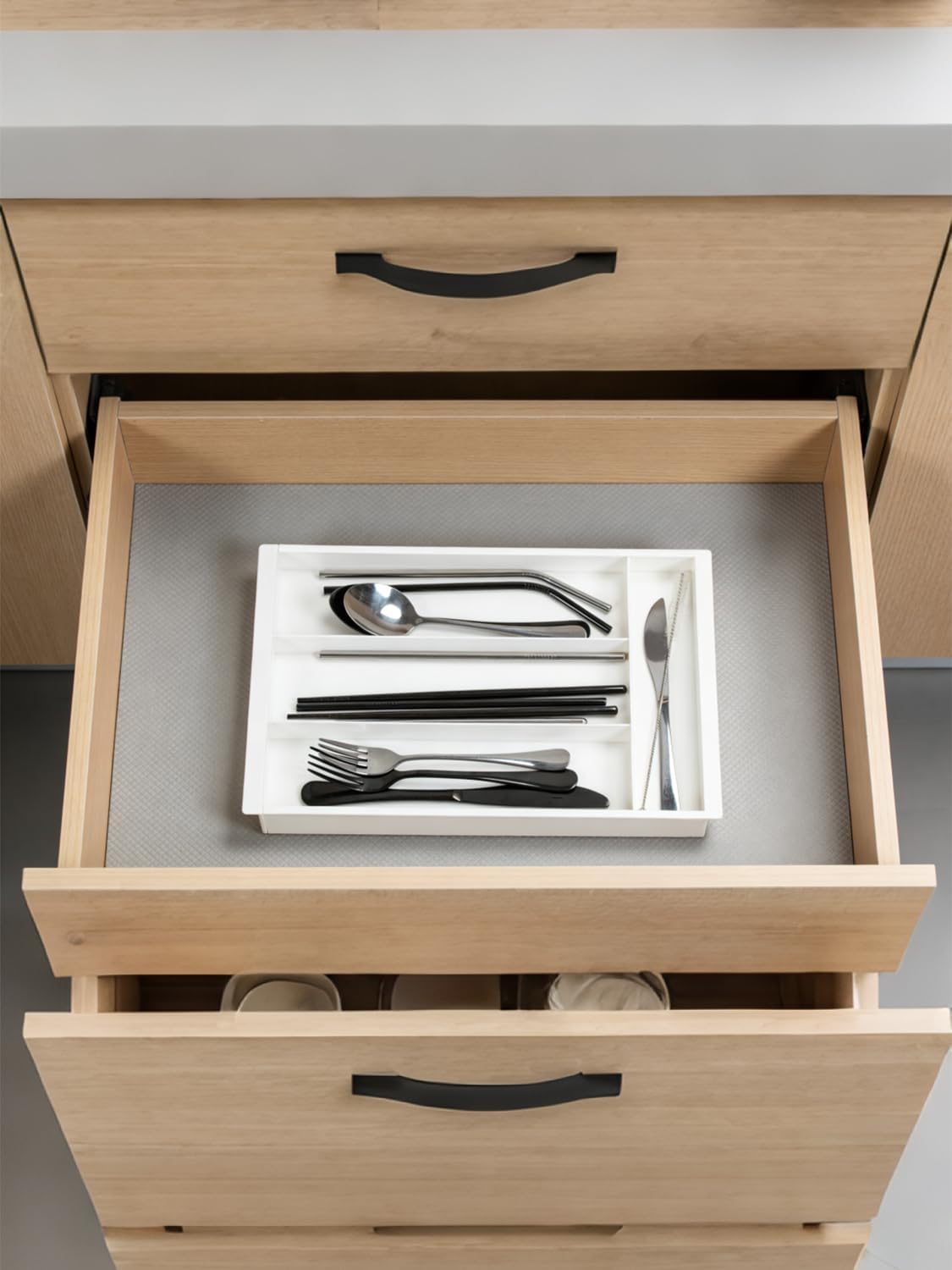 Silverware Drawer Organizer Tray, Adjustable Small Utensil Holder for Spoon and Fork, Expandable Flatware Cutlery Tray for Kitchen Drawers (Black)