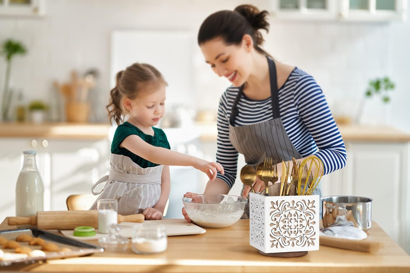 360° Rotating Kitchen Utensil Holder for Countertop, Wooden Utensil Organizer Cutlery Holder, Utensil Caddy Utensil Crock, Silverware Flatware Organizer for Spoons, Knives, Forks, 5.5" x 6.3"