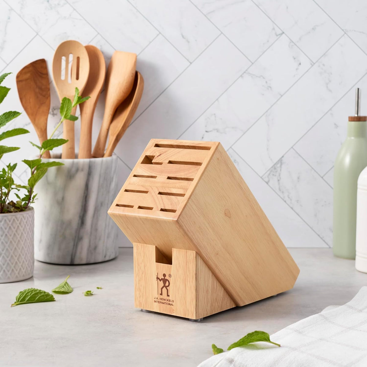 11-Slot Knife Block, Natural | Keeps Kitchen Knives Organized and Blades Protected. Space-Saving Storage That Keeps Your Kitchen Tidy and Safe.