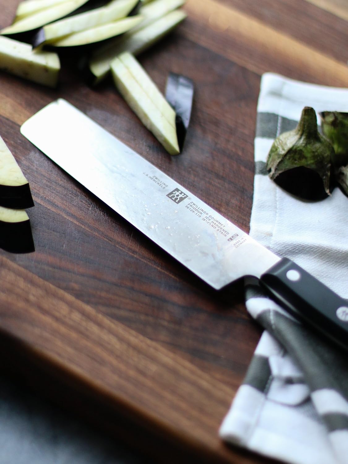 Gourmet 8-inch Razor-Sharp German Carving/Slicing Knife, Made in Company-Owned German Factory with Special Formula Steel perfected for almost 300 Years, Dishwasher Safe