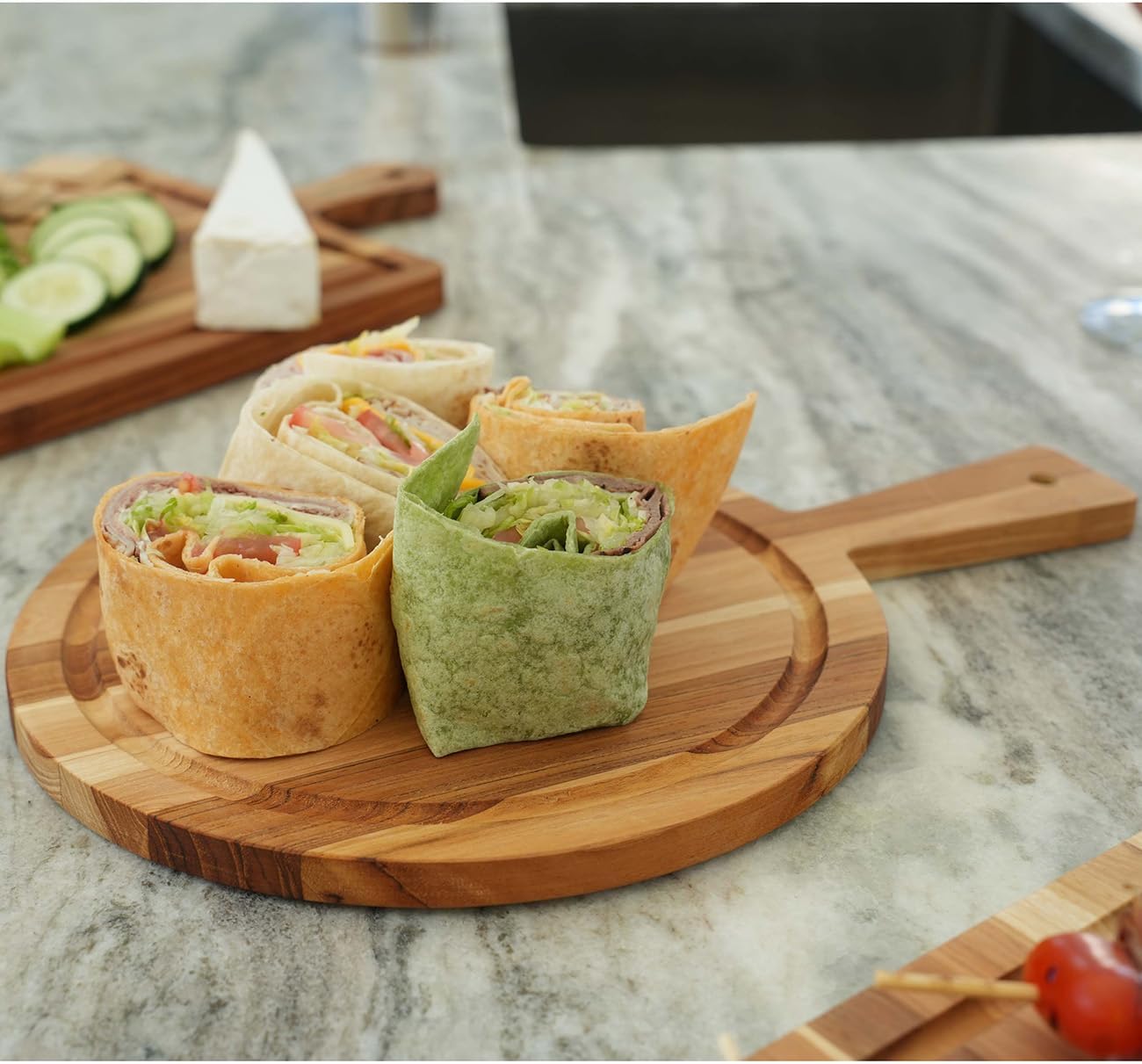 EcoDecors 18"x14" Extra Large Teak Cutting Board, Edge Grain Wood with Juice Groove & Handle, FSC Certified for Kitchen, Carving & Butcher Block Prep