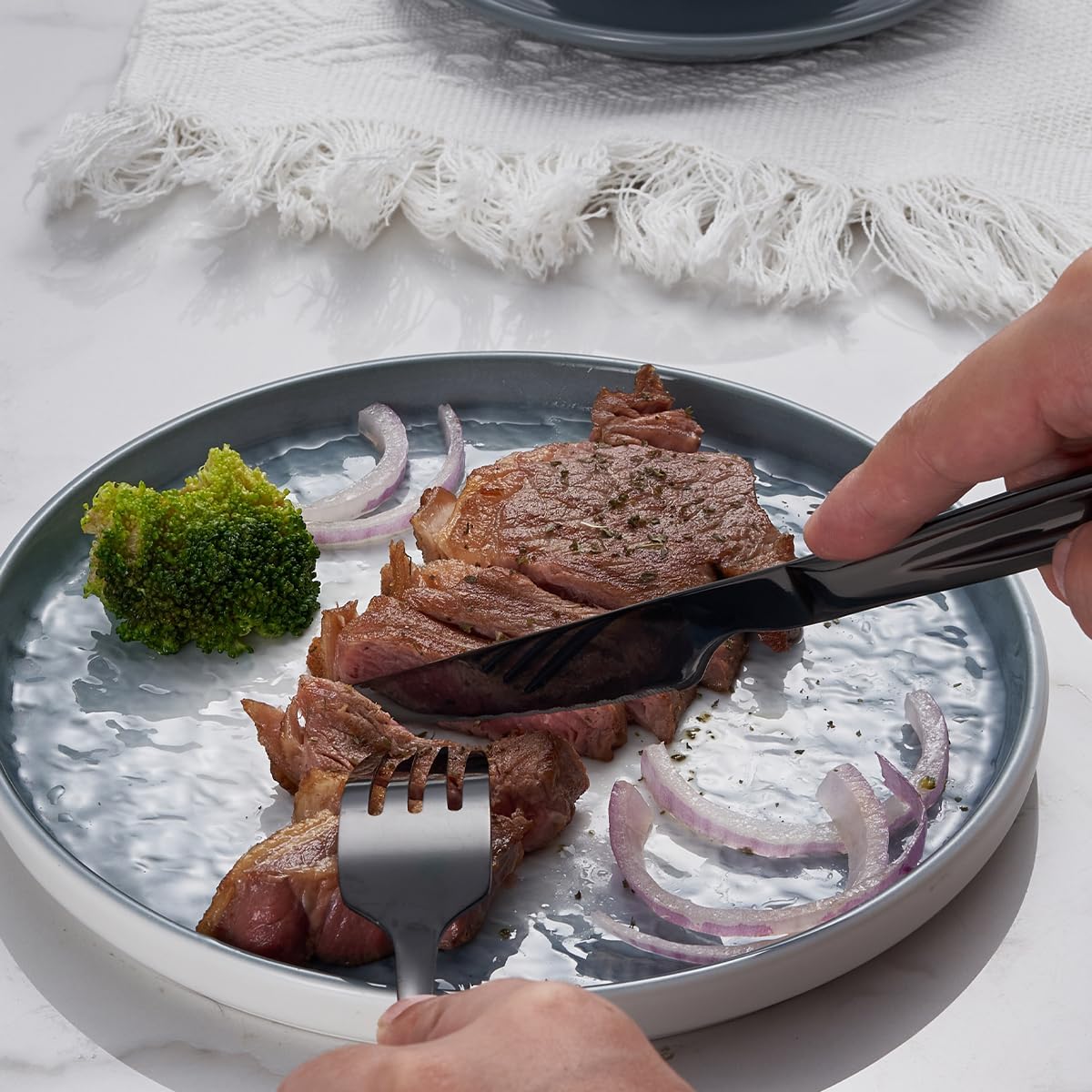 Black Steak Knife Set, 6 Piece Stainless Steel Kitchen Knife Set & Kitchen Utility Knives, 8.7 Inch Serrated Steak Knives, Dinner Knives, Sharp Knife with Ergonomic Handles
