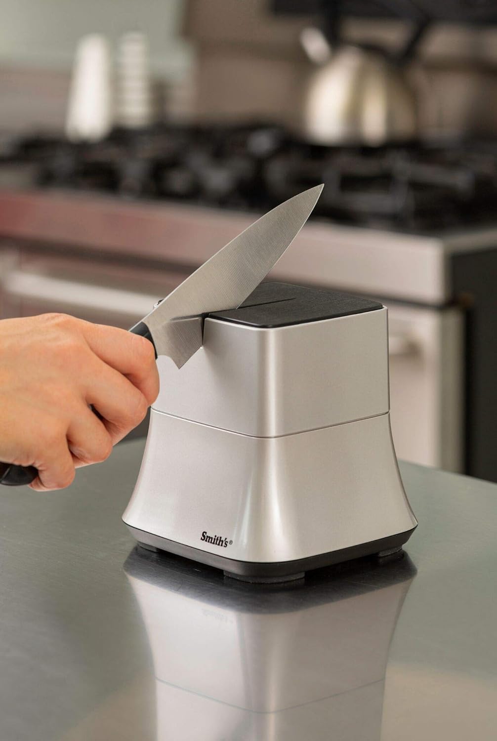 Smith's 51030 Mesa Single Slot Electric Knife Sharpener – Silver – Abrasive Sharpening Wheel + Blade Guides - Kitchen Gadgets – Quick Blade Sharpening – Compact Design – Straight Edge Blades