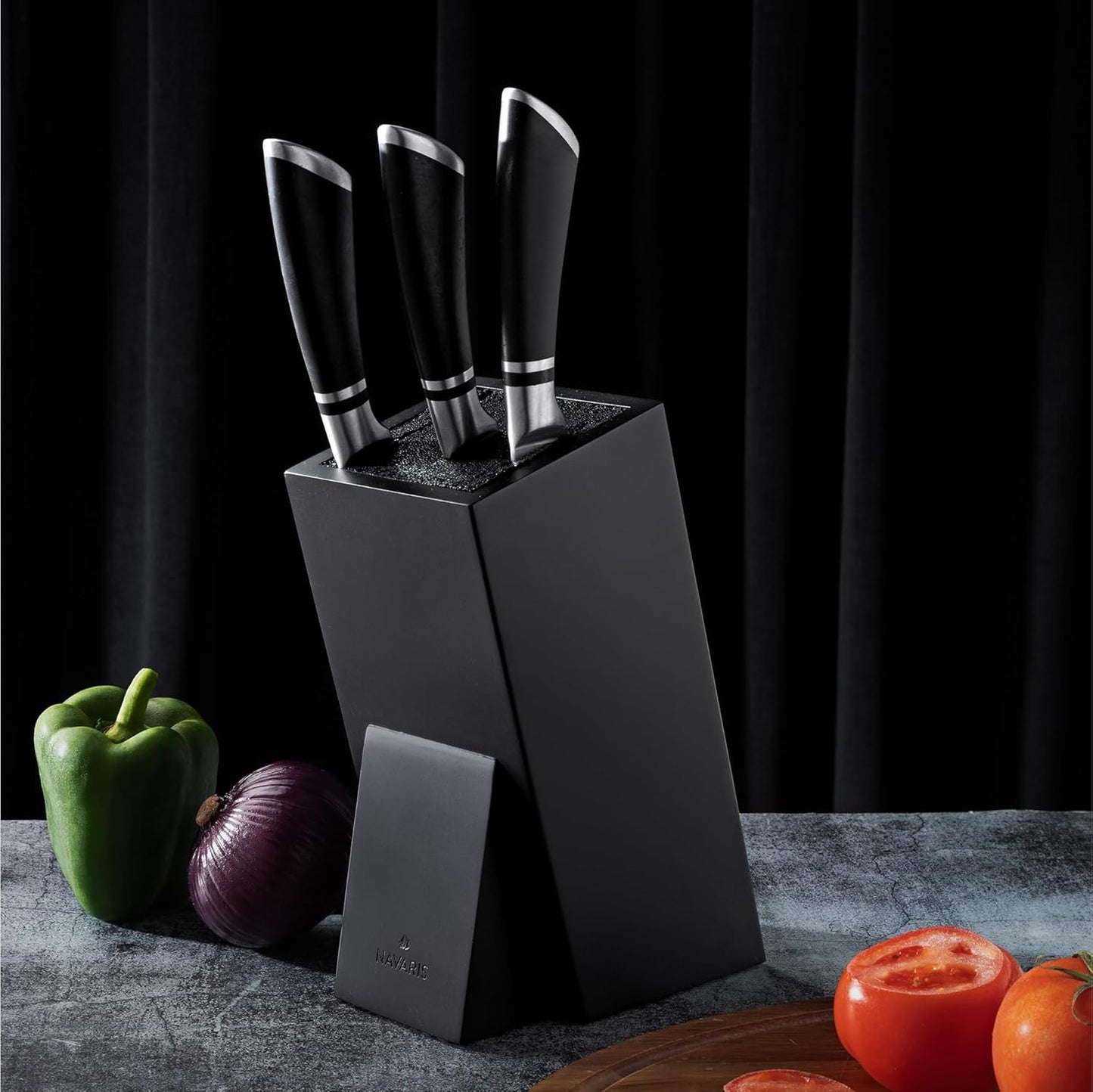 Navaris Universal Knife Block Holder - Rubber Wood Stand with Bristles to Fit Different Sizes of Knives - Angled Design, 9.8" x 5.9" x 4.1’" - Black