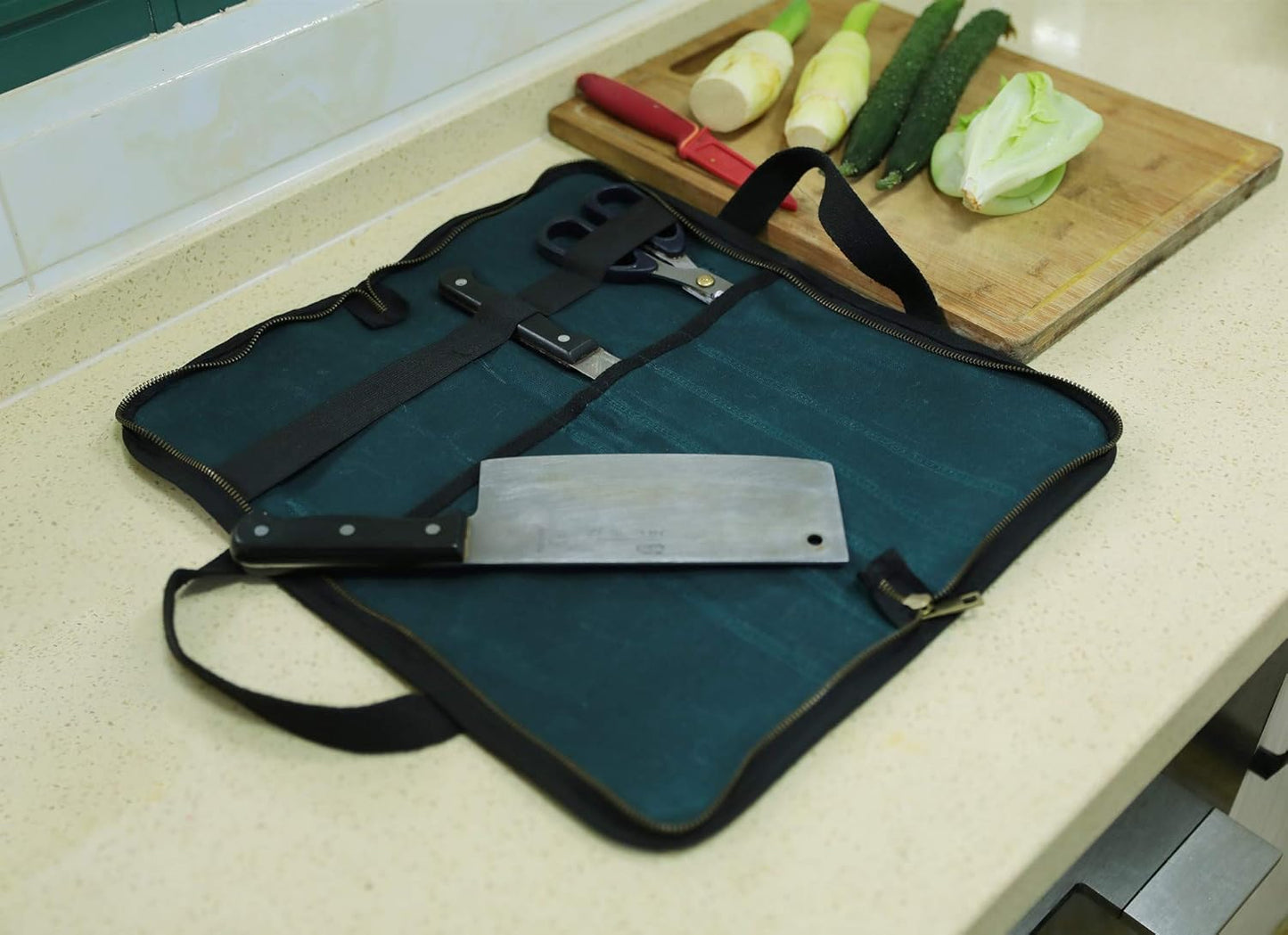 Denifiter Chef's Travel Knife Case, Portable Knife Roll Bag For Men And Women, Waterproof Waxed Canvas, Strong Zipper, 5 Slots (Dark Green)