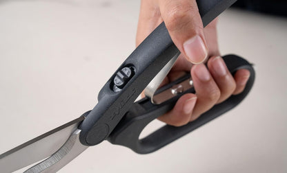 Zyliss 2-Piece Stainless Steel Kitchen Scissor & Shear Set – 7" Red & 9" Black – Micro-Serrated Blades, Soft-Touch Grip, Heavy-Duty Hinge & Box Cutter – Food Prep & Household Use Durable & Versatile