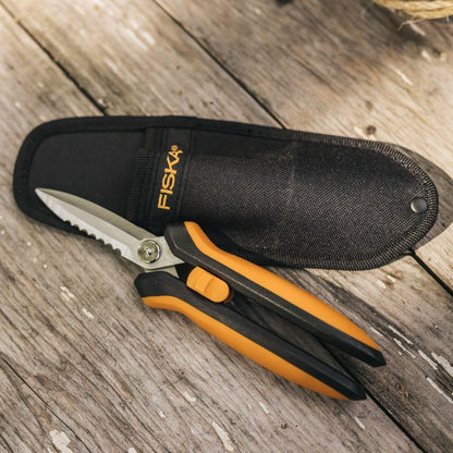 Fiskars Garden Scissors, 7-in-1 Garden Shears Multi-Tool with Sheath, Great for Plant Trimming, Cutting Nursery Pots, Bags, and Wire
