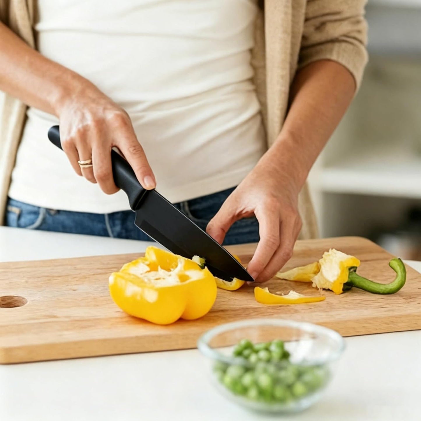 Knife Set, 15 Piece Knife Block Set with Built-in Sharpener, Dishwasher Safe, Rust Resistant, Ergonomic Handle, Stainless Steel White