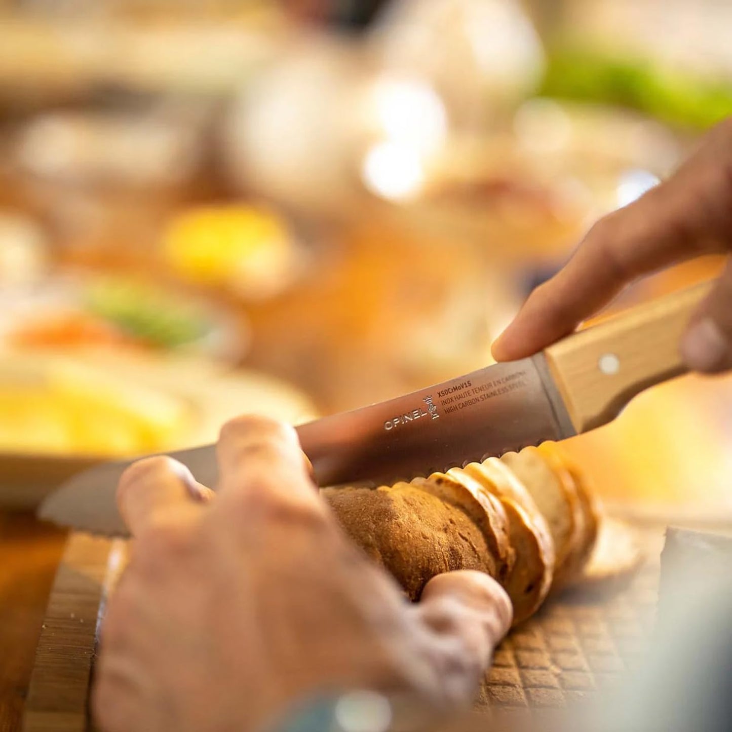 Parallele Bread Knife – Serrated, Curved Blade for Slicing Bread and Tough Rinds, High Carbon X50CrMoV15 Stainless Steel, Made in France