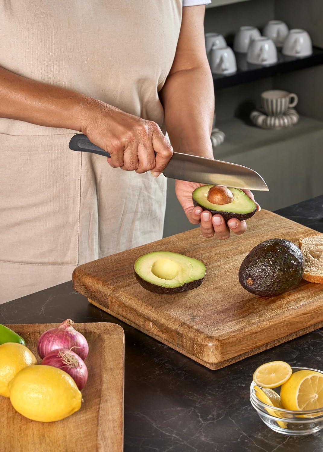 Zyliss Bread Knife - Serrated Bread Knife with Ergonomic Handle - Stainless Steel Kitchen Blade - Sharp Serrated Blade for Precision Slicing - Kitchen Tool for Everyday Use