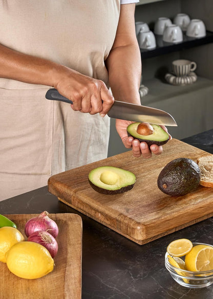 Zyliss Bread Knife - Serrated Bread Knife with Ergonomic Handle - Stainless Steel Kitchen Blade - Sharp Serrated Blade for Precision Slicing - Kitchen Tool for Everyday Use