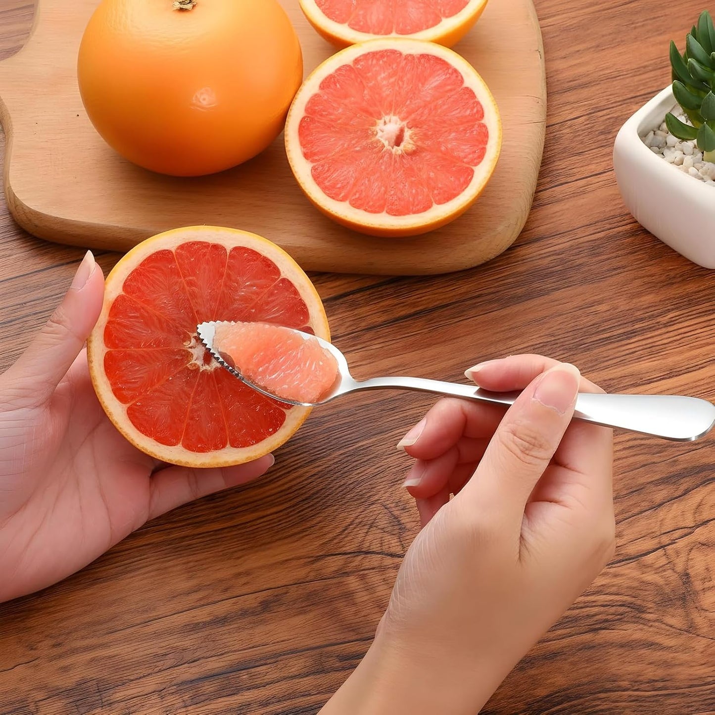 5Pcs Grapefruit Spoons & Knife Set, 4 Stainless Steel Grapefruit Spoon and 1 Grapefruit knife, Utensils With Serrated Edge & Thick Gauge Handle for Kiwi, Dessert, Apple, Citrus Fruit, Non-Stick