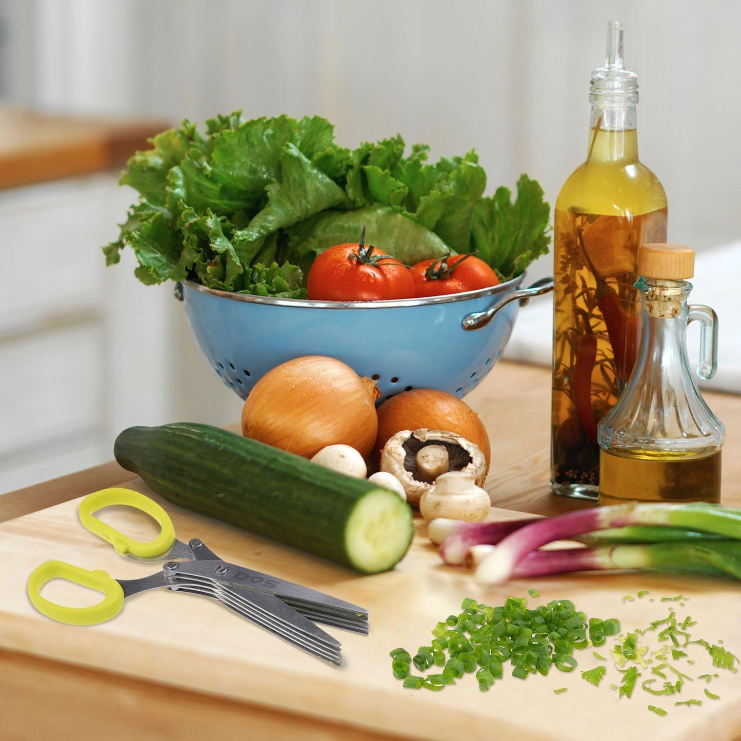 Herb Scissors - 5 Sharp Blades - Cuts, Slices and Chops Herbs 5x Faster - Ideal Time-Saving Kitchen Essential - Cleaning Rake Included - Stainless Steel - with Diamond Shield Cleaning Cloth