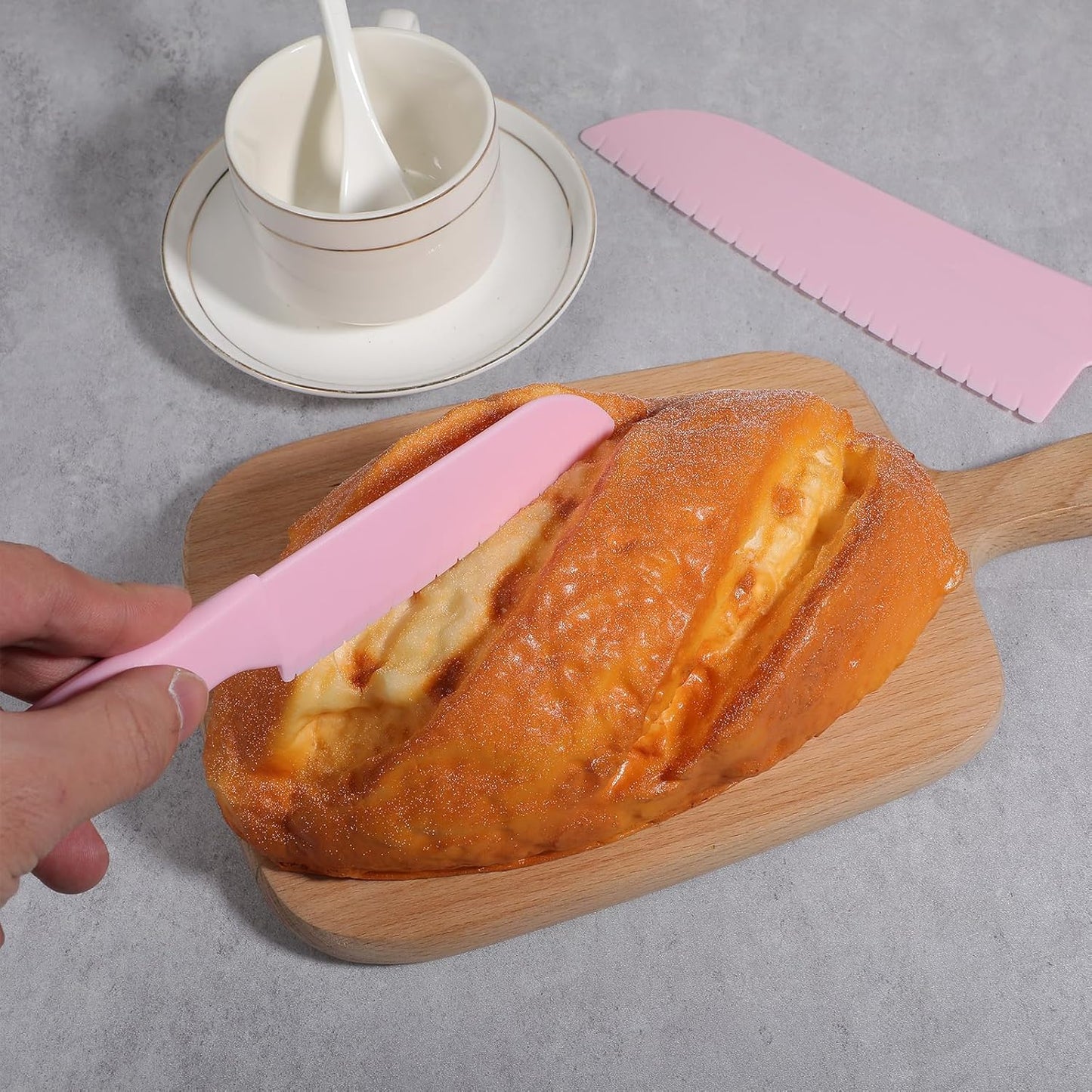4 Pack Lettuce Knife 11/8.5" Plastic Cake Knifes to Prevent Browning Serrated Kitchen Cutter for Cutting Fruits, Cakes and Bread Dishwashable Safe for Kids Nylon Cutters for Nonstick Pans (Blue, S&L)
