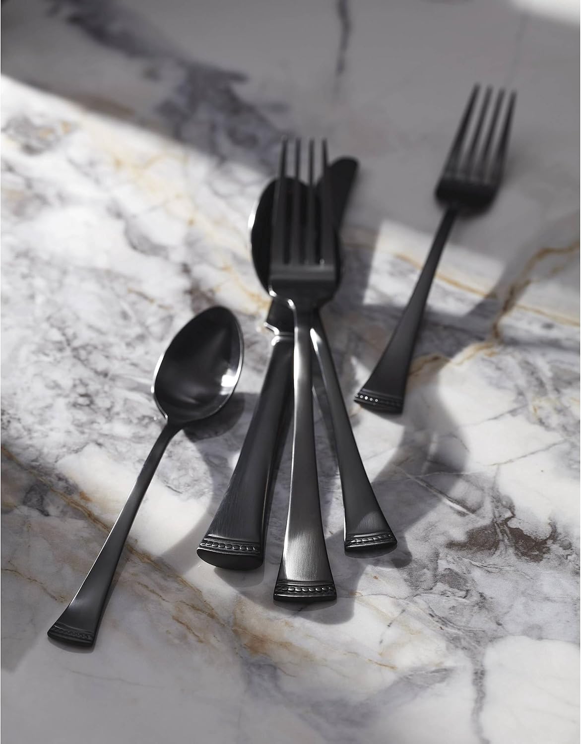 Lenox Silverware Set, Portola 12-Piece Steak Knife Flatware Set, Service For 12, Made Of 18/10 Stainless Steel, Dishwasher Safe, Home And Kitchen Utensils, Knives, Cutlery (Silver, 12 Piece)