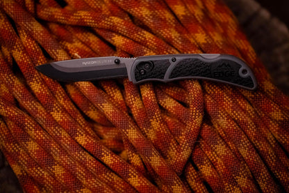 OUTDOOR EDGE 3.5" RazorLite EDC Knife. Pocket Knife with Replaceable Blades and Clip. The Perfect Hunting Blade for Skinning Deer. Blaze Orange with 6 Blades