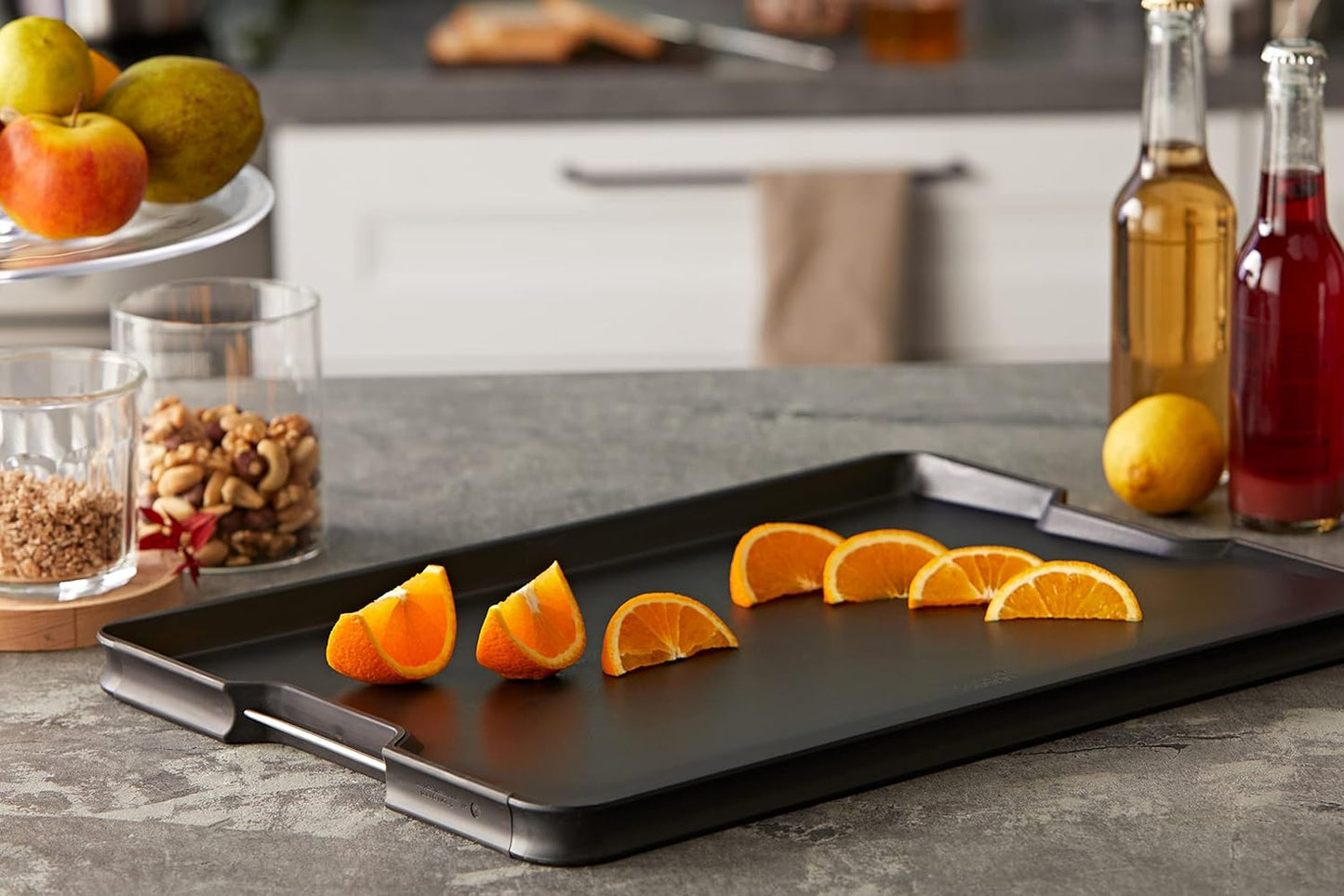 Joseph Joseph Cut&Carve Plus - Non-Slip, Multi-Function, Double-Sided Cutting Board for Food Preparation and Carving- Dishwasher Safe, Large – Black