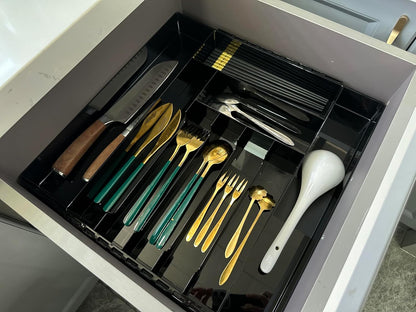 IEEK Silverware Drawer Organizer Tray for Kitchen,Expandable Utensil Tray Multipurpose Drawer Dividers Adjustable Cutlery and Flatware Holder,Plastic Spoon Forks Knives Holder Storage Divider,Clear-M