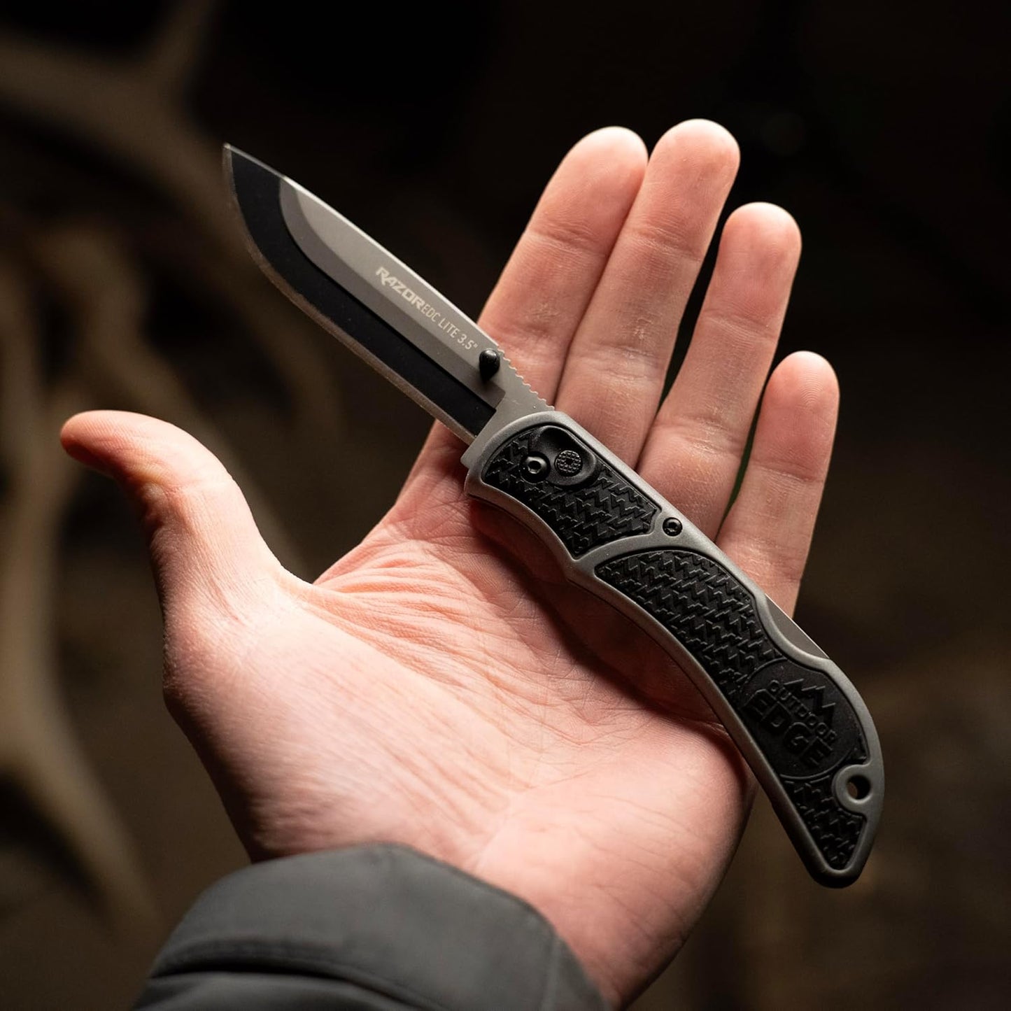 OUTDOOR EDGE 3.5" RazorLite EDC Knife. Pocket Knife with Replaceable Blades and Clip. The Perfect Hunting Blade for Skinning Deer. Blaze Orange with 6 Blades