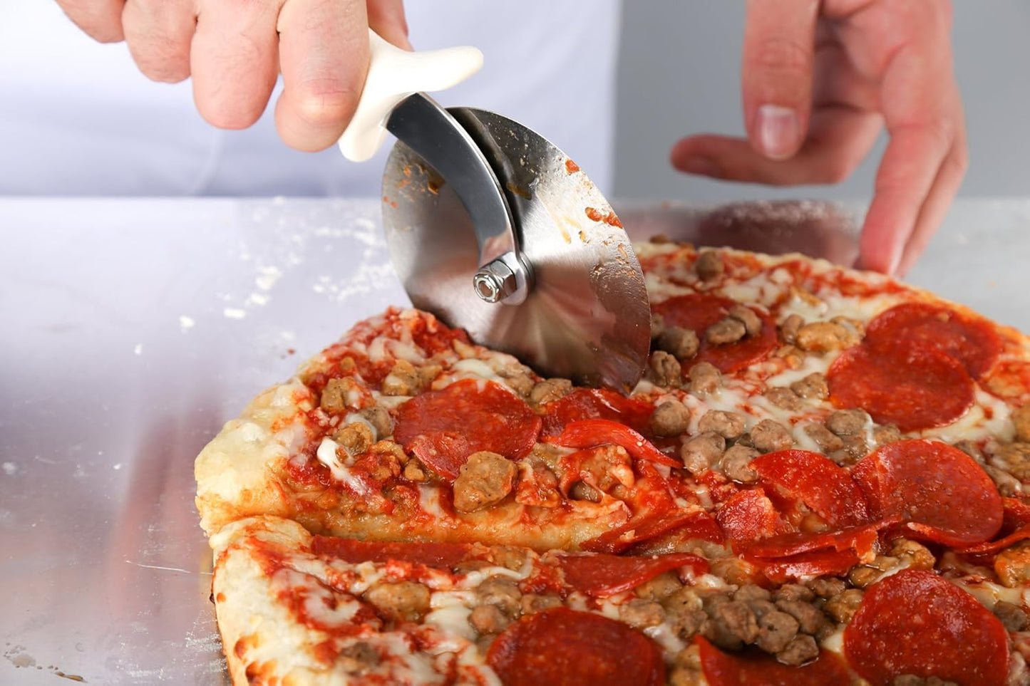 Dexter-Russell 4" Pizza Cutter, P177A-4PCP | SANI-SAFE Series, Stainless Steel Blade with Slip-Resistant Polypropylene Handle | Heavy-Duty Rotary Cutter for Pizza, Pastry & More | Made in USA