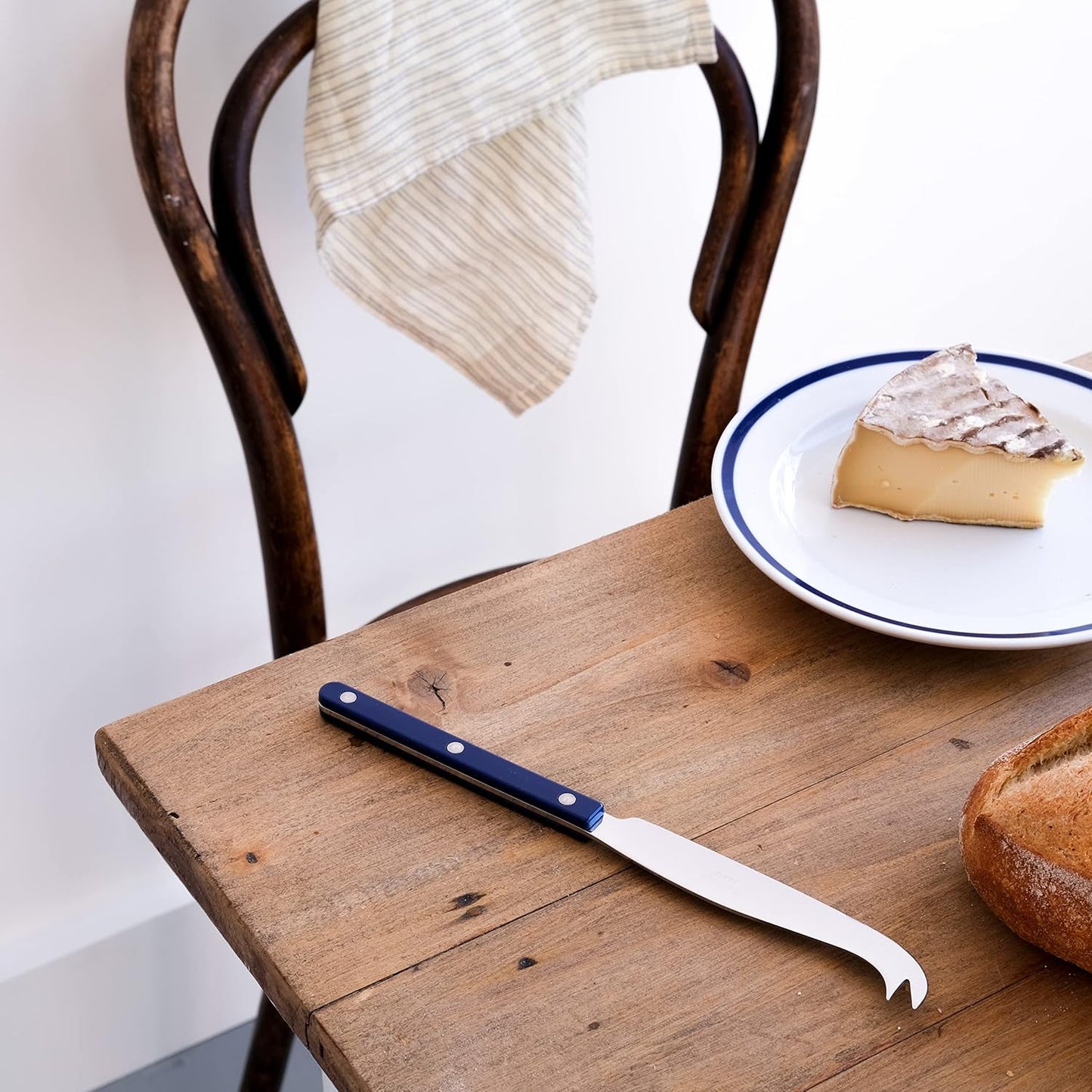 SABRE PARIS - Cheese Knife 9.4 inches - Bistrot Collection - All Cheeses - Stainless Steel & Nylon - Dishwasher Safe - Navy Blue - Brilliant Finish