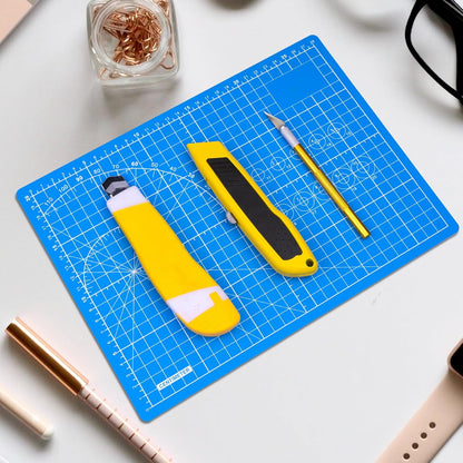 DIYSELF Cutting Mat 8in×6in, Self Healing Cutting Mat, A5 Rotary Cutting Mats for Crafts Sewing Hobby Fabric Project, 5-Ply Craft Cutting Board Double Sided, Craft Mat, Matting & Mounting Materials